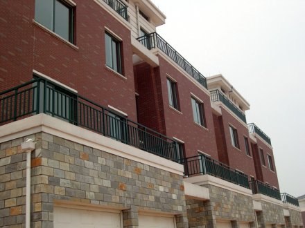 鐵藝護欄、鋅鋼護欄與組裝圍欄三者差距